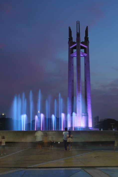 Lovers in Quezon City Circle. Sm Fairview Quezon City, Quezon City Aesthetic, Fake Pregnancy, Quezon City, Frame Gallery, Photo Frame Gallery, City Aesthetic, Beautiful Places To Travel, Metro Manila