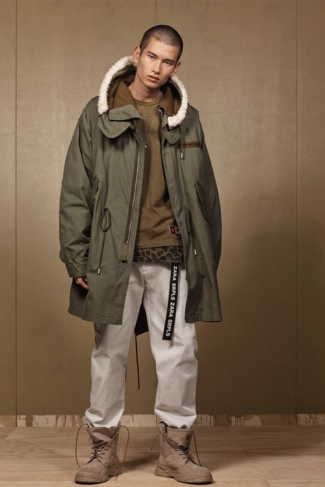 Zara "SRPLS" 2018 Lookbook Fashion Clothing Collection Cop Purchase Buy Items Military Streetwear Utilitarian Army Navy Khaki Bomber Camouflage Coat Lookism Fashion, Military Fashion Menswear, Zara Srpls, Zara Models, Military Trends, Camouflage Coat, Dystopian Fashion, Heliot Emil, Color Concept