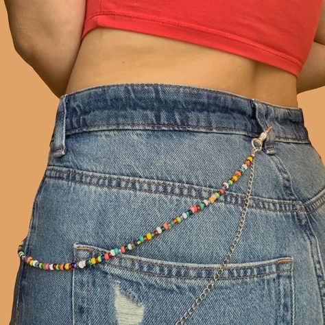 Chains Aesthetic, Jeans Chain, Pant Chains, Solid Color Outfits, Friendship Bracelets Designs, Mask Necklace, Kandi Bracelets, Chain Loop, Diy Bracelets Patterns