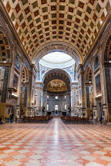 A visual guide to exploring the Italian Renaissance in Mantua, Italy. Photos to inspire your next trip! | Geotraveler's Niche Travel Blog Mantua Italy, Best Places In Italy, Italy Photos, Traveling Europe, Popular Places, Stunning Architecture, White Guys, Best Of Italy, Places In Italy