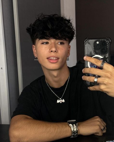 #kris8an #tiktok #instagram #boy #krisgrippo #kristangrippo #kris #grippo Edgars Haircut, Cute Blonde Guys, Alex Pics, How To Get Bigger, Cute Guy Pics, Cute White Guys, Boys With Curly Hair