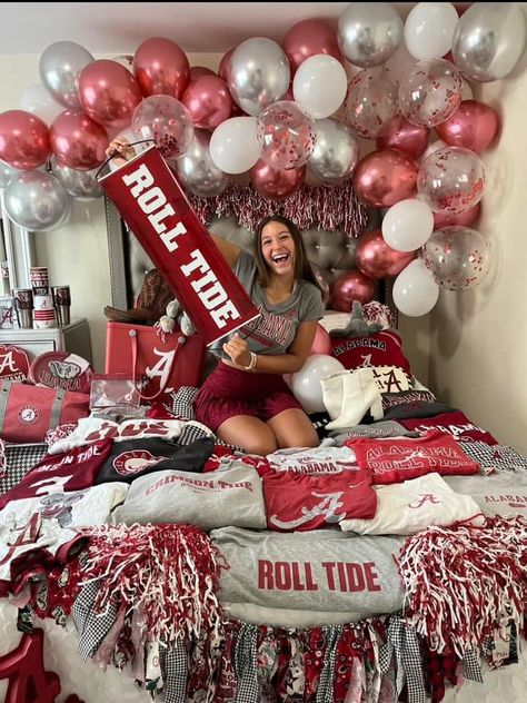 Bed Party Ideas College, Bed Party College, College Bed Party, Duke College, College Announcements, College Bed, Bed Party, Trunk Party, Party College