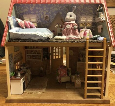 Calico Critters House Makeover, Calico Critters House Ideas, Calico Critter House, Calico Critters House, Sylvanian Families House, Calico Critters Families, Calico Critter, Cute Little Houses, Sylvanian Family