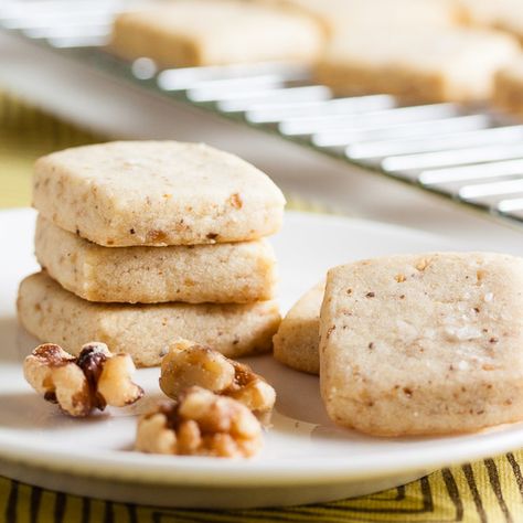 This walnut shortbread has a sandy, crumbly texture and a really strong nutty flavour. Topped with flaky sea salt, it's a not-too-sweet treat. Walnut Shortbread, Lemon Shortbread Cookies, Shortbread Recipe, Shortbread Recipes, Italian Cookies, Shortbread Cookies, Sweets Desserts, Quick Easy Meals, Sea Salt