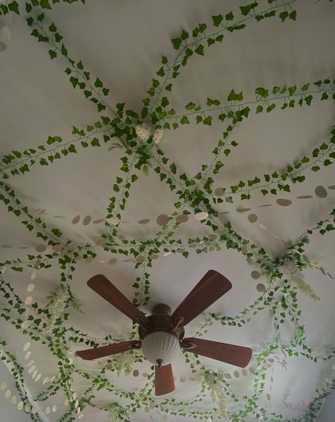 Vines On Celling Aesthetic, Vines In Bedroom Ceiling, Vine Canopy Bedroom, Flower Ceiling Bedroom, Vines On Ceiling Bedroom, Vines On Ceiling, Book Page Aesthetic, Vine Ceiling, Flower And Book