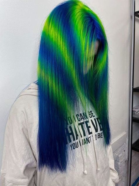 Shineline Hair, Glitch Hair, Hair Dye Patterns, Crazy Hair Color Ideas, Green And Blue Hair, Chrome Hair, Blue And Green Hair, Matte Hair, Creative Hair Color