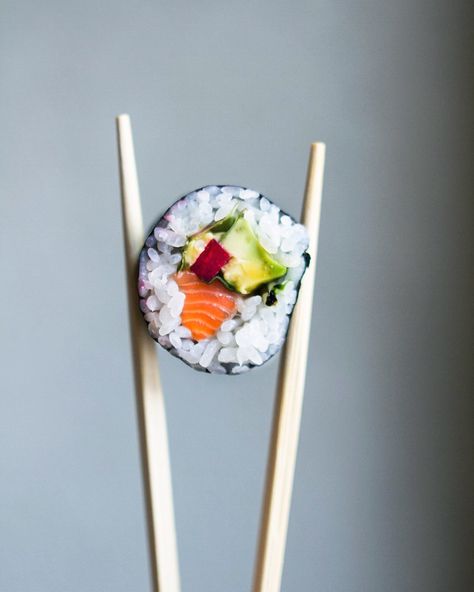 Sushi Photography, Sushi Pictures, Japanese Food Photography, Chef Pictures, Art Pictures Ideas, Inktober 2024, Sushi Chef, Best Sushi, Japanese Restaurant