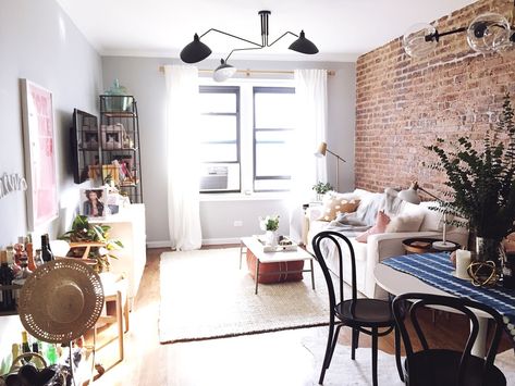 Reader Design: Sarah's Urban Reno Brick Wall Living Room, Living Room Decor Tips, Snug Room, Wall Living Room, Living Room Redo, Simple Furniture, Room Redo, Living Room Remodel, Nyc Apartment