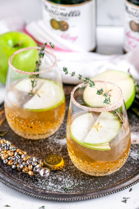 Sparkling Apple Cider Gin Cocktail - Aberdeen's Kitchen Sparkling Apple Cider, Apple Cider Cocktail, Cheers To That, Apple Cocktail, Drinks Recipe, Fall Cocktails Recipes, Cider Cocktails, Gin Lemon, Aromatic Bitters