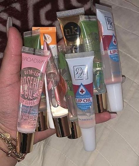 Nk Lip Gloss, Lip Gloss Strawberry, Lip Gloss Clear, Pink Tip Nails, Lips Essentials, Lip Gloss Cosmetics, Lip Balm Collection, Best Lip Gloss, Diy Lip Gloss