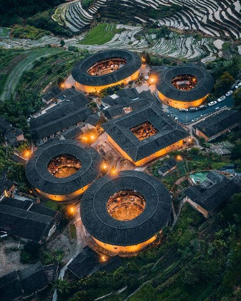 𝑨𝒓𝒄𝒉𝒊𝒕𝒆𝒄𝒕𝒖𝒓𝒆 & 𝑫𝒆𝒔𝒊𝒈𝒏 𝑪𝒐𝒏𝒄𝒆𝒑𝒕 (@arch_union) posted on Instagram: “Fujian earthen buildings The Fujian tulou are Chinese rural dwellings unique to the Hakka in the mountainous areas in southeastern Fujian,…” • May 20, 2021 at 7:19pm UTC Sneakers 2022, Los Angeles Parks, Building Photography, Fujian China, Architecture Concept Diagram, Christmas Shoes, Small House Design Plans, Changzhou, Architecture Design Concept