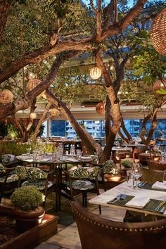 If you can score an invite to members-only club, Soho House West Hollywood, a beautiful rooftop forest and a plate of lobster spaghetti await you. Rooftop Forest, Budapest Cafe, Lobster Spaghetti, Most Beautiful Restaurants, Outdoor Restaurant Patio, Beautiful Restaurants, Outdoor Restaurant Design, Restaurants In Paris, Restaurant Patio