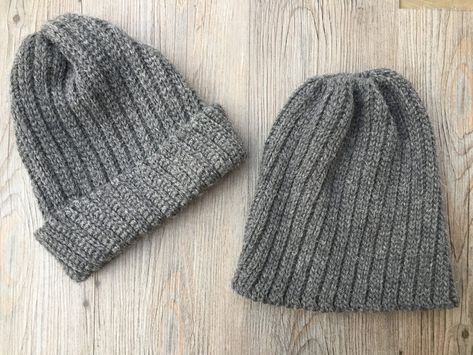 Learn how to crochet a classic knit looking men's beanie! This pattern contains two variations - with a brim and without. Childrens Crochet Hats, Crochet Mens Hat, Crochet Men, Crochet Unique, Easy Crochet Hat, Half Double Crochet Stitch, Crochet Hat Free, Bonnet Crochet, Crochet Gratis