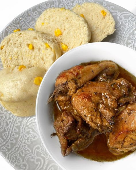 Neo Nontso on Instagram: “Sunday lunch 🥰 —————————— I have been craving this all week. Hardbody chicken & steam bread. I added sweet corn to my steam bread and it…” Hardbody Chicken Recipe, Steamed Bread Recipe, African Meals, Meal Plate, Delicious Healthy Breakfast Recipes, Steamed Bread, Starbucks Merchandise, Sunday Food, Soul Food Dinner