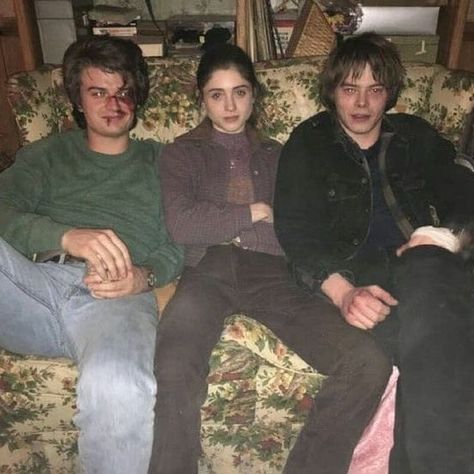 Joe Keery Natalia Dyer, Charlie Heaton, Natalia Dyer, Stranger Danger, Stranger Things Kids, Stranger Things Steve, Stranger Things Actors, Casting Pics, Stranger Things Tv