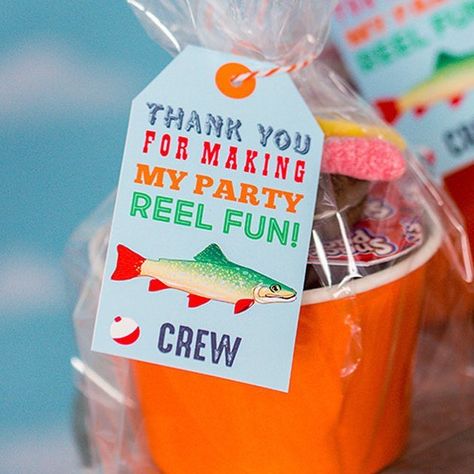 Take home dirt cups for your next fishing birthday party favor. What you’ll need - chocolate pudding pack, 2 Oreos @oreo, @trolli_usa sour gummy worms, @partycity orange treat cups. Place everything in a small clear treat bag and top with our adorable fishing favor tag #fishing #fishingparty #fishingbirthday #snackpack #oreo #sourgummyworms #favortags #partyfavors #kidsparty #partydecor #printable Fishing Party Favors, Gone Fishing Party, Fishing Party Decorations, Fishing Themed Birthday Party, Fishing Birthday Party, Adoption Party, Fishing Party, Fishing Birthday, Fishing Theme