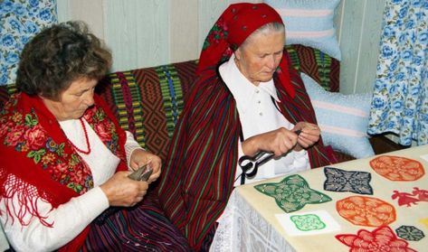 Polish Symbols, Grey Apartment, Polish Embroidery, Polish Folklore, Poland Culture, Polish Heritage, Polish Traditions, Slavic Folklore, Polish Folk Art