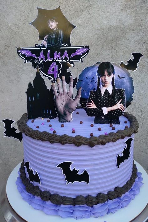 Wednesday Adams Cake Ideas, Wednesday Addams Cake Ideas, Wednesday Cake Ideas, Addams Family Baby, Merlina Cake, Wednesday Cake, Family Cake, Avengers Birthday, Granddaughter Birthday