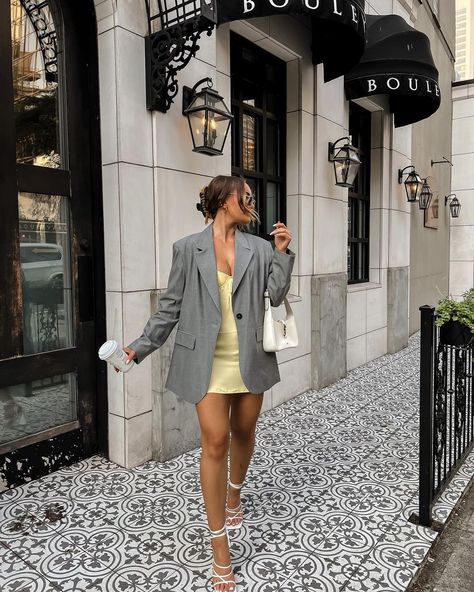 M I C H A E L A J A N E on Instagram: "mini dresses + blazers are 👌🏼" Blazer With Mini Dress, Blazer And Mini Dress, A J, Mini Dresses, Blazer Dress, Fashion Inspo, Mini Dress, Blazer, Dresses