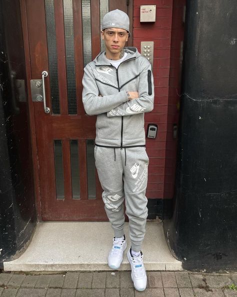 Nike Tech Jacket, Tech Outfit, Jordan 11 Outfit, Jordan 11 Legend Blue, Central Cee, Drip Outfit Men, Nike Tech Fleece, Grey Outfit, Cool Outfits For Men