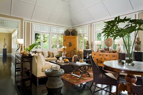 Singapore Colonial Style, Colonial Style Living Room, Filipino Interior Design, British Colonial Interiors, Filipino Interior, Colonial Interiors, Colonial Home Decor, Asian Interior Design, British Colonial Decor