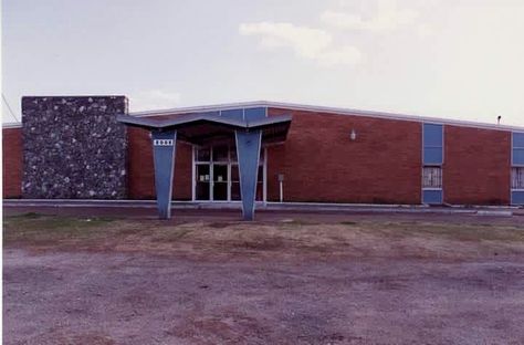 The Twilight  Skating  Rink, Pleasant Grove, Dallas, Texas. This building was demolished and is now a DART station. Break Dancing, American Wallpaper, Pleasant Grove, Sock Hop, Skating Rink, Grand Prairie, Dallas Fashion, Dallas Fort Worth, Historical Place