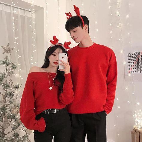 1, 2 or 3? 🎄 Couple outfit for Christmas ⛄ . . Follow 👉 @korean.peachiy Follow 👉 @korean.peachiy . . .  #kpop #fff #lfl #koreanstyle… Valentine Couple Outfits, Korean Couple Outfits, Outfit For Christmas, Christmas Pictures Outfits, Couple Outfit Ideas, Couples Outfit, Couple Dress, Cute Couple Outfits, K Fashion