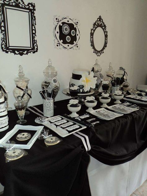 Black And White Dance Theme, Sweet 16 Party Ideas Black And White, Birthday Party Ideas Black And White, Black And White Bday Theme, Black And White Birthday Party Ideas, Black And White Decorations Party, Black And White Birthday Decorations, Black And White Party Aesthetic, Black And White Masquerade Party