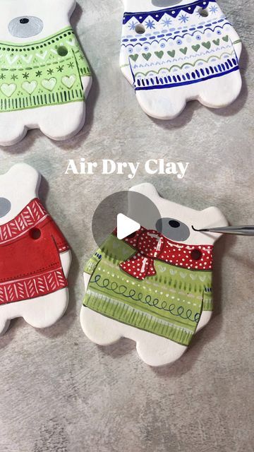 Red Rocking Bird on Instagram: "Making cute things from clay for Christmas…in today’s YouTube video 🎄❤️ #airdryclay #bears #christmasornaments @das_fila @dalerrowney1783 #clay #🐻‍❄️" Red Rocking Bird Clay, Airdryclay Ideas Useful, Things From Clay, Things To Make With Air Dry Clay, Christmas Clay Ideas, Mini Clay Art, Making Cute Things, Airdryclay Ideas, Clay Teddy Bear