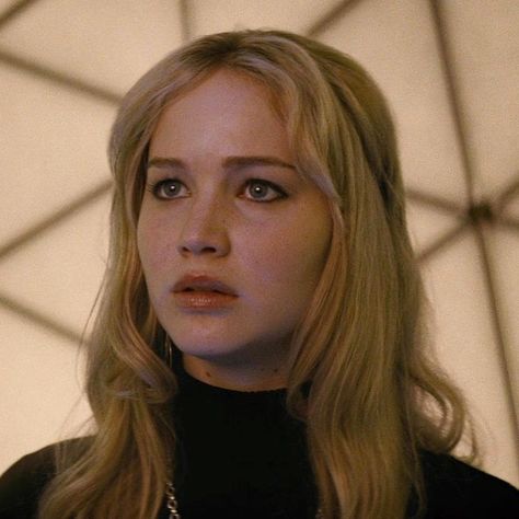 Jennifer Lawrence on Instagram: “GUESS: how old do you think Jennifer was in this picture (from X-men: First Class)?? I will reveal the answer tomorrow on my story so keep…” Mystique Xmen Jennifer Lawrence, Jennifer Lawrence Xmen, Raven Mystique, Mystic Xmen, Mystique Icon, Raven Marvel, Raven Icon, Xmen Icons, Mystique Xmen