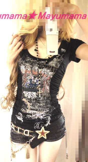 Princesa Emo, Rokku Gyaru, Fashion Subcultures, Gyaru Fashion, 2000s Fashion Outfits, J Fashion, 2000s Fashion, Dream Clothes, Japanese Fashion