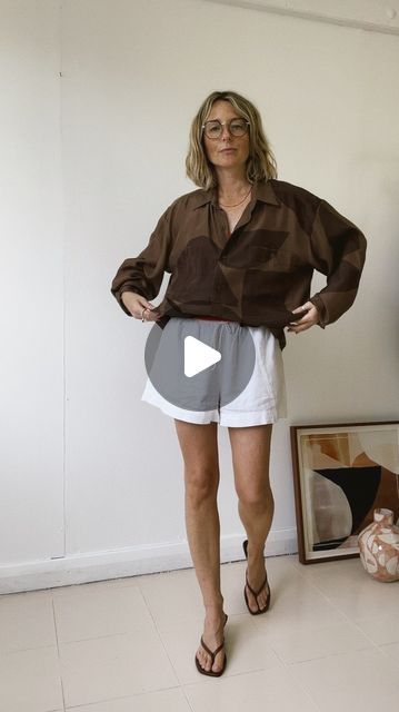 CAROLINE DICKINSON on Instagram: "Shirt Origami: Part II
After the first styling hack, so many of you wanted this styling option…so here it is! The full front tuck/french tuck but without any actual tucking🤩

I’ve been absolutely loving all of you who are trying out the first hack and tagging me. Let me know when you’ve try this one🤎

*sorry about the noisy studio neighbours and train screeching in the background, my studio is right by train tracks in London🫠" Tucked In Blouse Outfit, How To Tuck A Tunic Top, Shirt On Dress Outfit, Tuck Long Shirt, Tuck In A Button Down Shirt, Tuck Shirt Into Skirt, Tuck In Shirt Hack, Best Way To Tuck In Shirt Women, Tucking In Button Up Shirts