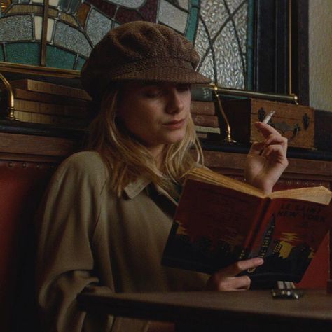 Melanie Laurent, Inglourious Basterds, Woman Reading, Quentin Tarantino, Peaky Blinders, Film Stills, Aesthetic Movies, Movie Characters, Book Aesthetic