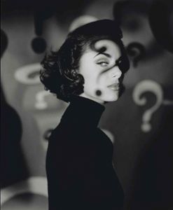 Film Noir Photography, Arte Van Gogh, Black And White Portraits, Foto Inspiration, White Photo, Hollywood Glamour, Photography Inspo, Vintage Photography, White Photography