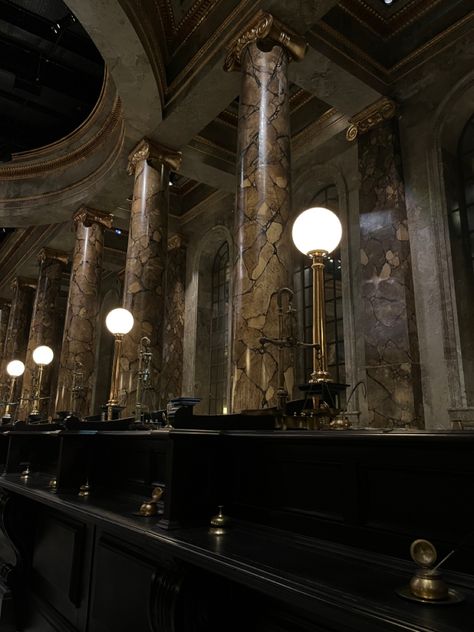 gringotts bank - harry potter studios london Gringotts Bank Aesthetic, Slytherin Collage, Harry Potter Gringotts, Harry Potter Studios London, Gringotts Bank, Harry Potter Locations, Harry Potter Scrapbook, Harry Potter Studios, Potter Aesthetic