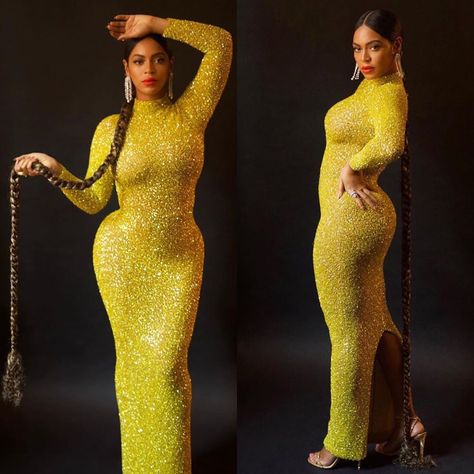 Beyonce Yellow, Yellow Sequin Dress, Beyonce 2000's, Beyonce Body, Beyonce Beyhive, Golden Gown, Beyonce Knowles Carter, Beyonce Style, Yellow Gown