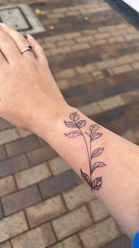 Leaf Tattoo Fine Line, Fine Line Leaves Tattoo, Tea Leaf Tattoo, Fine Line Leaf Tattoo, Vine Leaf Tattoo, Tea Leaves Tattoo, Parents Handwriting Tattoo, Handwriting Tattoo, Leaves Tattoo