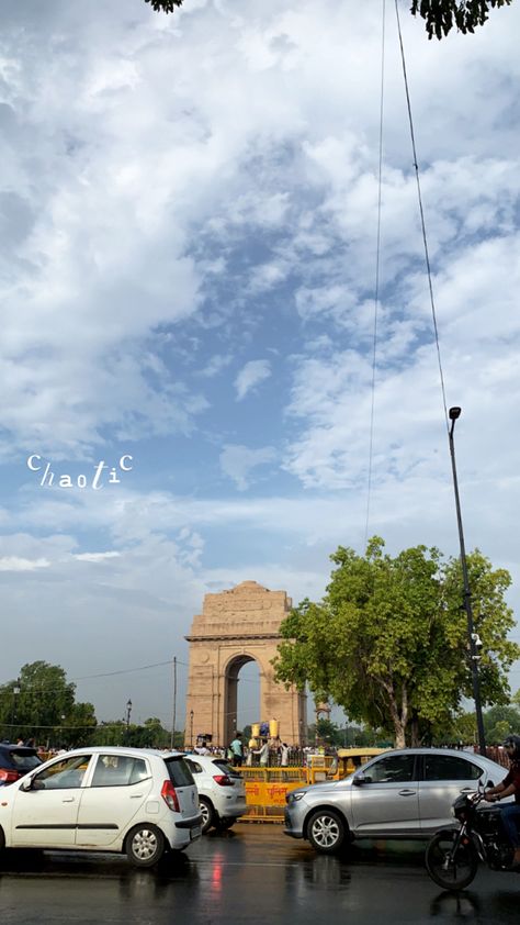 #indiagate #dilli #delhi #aestheticwallpaper #pinterestgirl Purani Dilli Aesthetic, Delhi Girl Aesthetic, Delhi Instagram Story, Delhi Snaps, Delhi Winter, Delhi Aesthetic, Delhi Photography, Badminton Games, Feed Layout