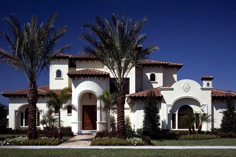 Mediterranean Style Homes Exterior, Medditeranean Style Home Exterior, Caribbean Homes Exterior, Hacienda Style Homes Mexican Exterior, Spanish Style Exterior Paint Colors, Mediterranean Homes Exterior One Story, Mediterranean Villa Exterior, Spanish Style Mansion Floor Plan, Modern Spanish House Exterior