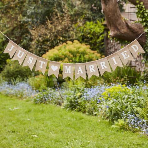 Wedding Bunting Ideas, Boho Bunting, Hessian Wedding, Photo Bunting, Hessian Bunting, Wedding Bunting, Beige Wedding, Romantic Heart, Wedding Fair