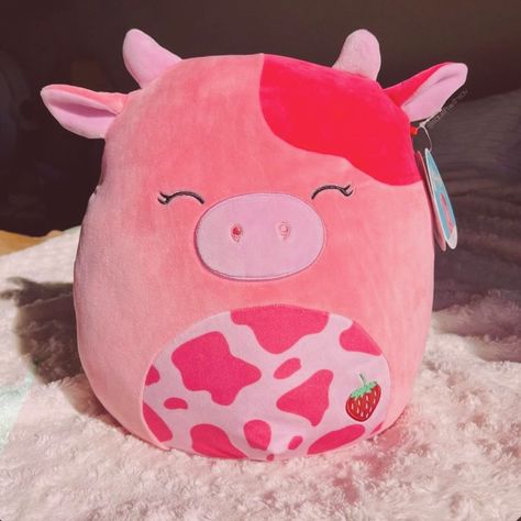 Pink Cow Stuffed Animal, Squishmallow Strawberry Cow, Cow Room, Strawberry Cows, Potato Cat, Cow Squishmallow, Zootopia Judy Hopps, Squish Mellow, Strawberry Cow