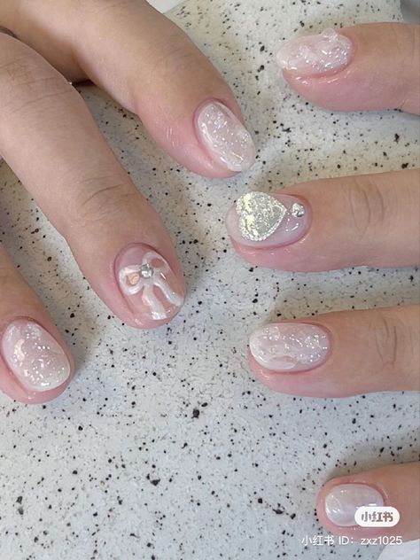 Douyin Nails Short Almond, Nail Art Douyin, Douyin Short Nails, Ballet Nail Art, Cute Short Douyin Nails, Short Douyin Nail, Douyin Nails Short, Douyin Pearl Nails, Simple Nail Designs Douyin