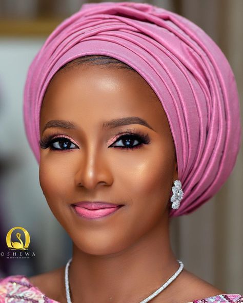 Most beautiful wedding gele styles ideas for a Nigerian bride / MÉLÒDÝ JACÒB Nigerian Head Wrap Styles For Wedding, Nigerian Headtie Styles, Gele Styles Nigerian Bridesmaid, Wedding Gele Styles, Nigerian Scarf Styles, Nigerian Gele Styles, Simple Gele Styles Head Wraps, Nigerian Head Wrap Styles, Gele Styles Nigerian Bride