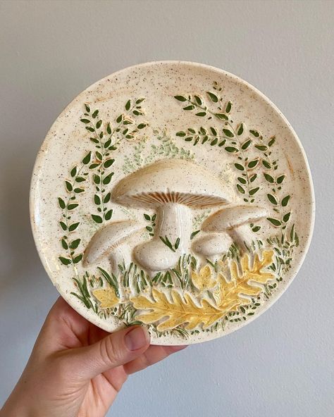 Foraged Goods | SOLD | cute 70s ceramic mushroom plate 🍄 | has a 7 1/2” diameter | *small chip as seen in pictures | 🍄 #hamont #thehammer… | Instagram Ceramic Mushroom, Serving Platter, Serving Platters, Stuffed Mushrooms, Bee, Chips, Ceramics, Instagram