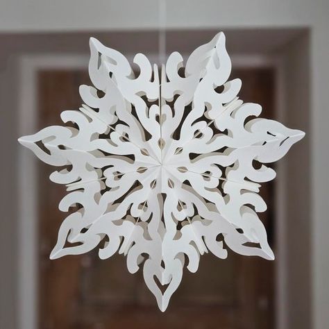 Snowflakes Ideas, Christmas Paper Decorations, Origami Snowflake, Santa's Grotto, 3d Paper Snowflakes, Paper Snowflake Patterns, Mini Ramp, Snowflake Decoration, Paper Christmas Decorations