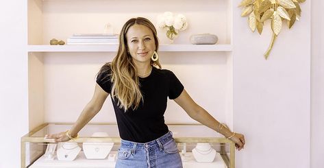 The Adventurine Posts Jennifer Meyer Opens Her First Boutique Amanda De Cadenet, Jennifer Meyer Jewelry, Entrepreneur Fashion, Stylish Celebrities, Jennifer Meyer, Successful Women, Jewelry Brand, Jessica Alba, Blake Lively