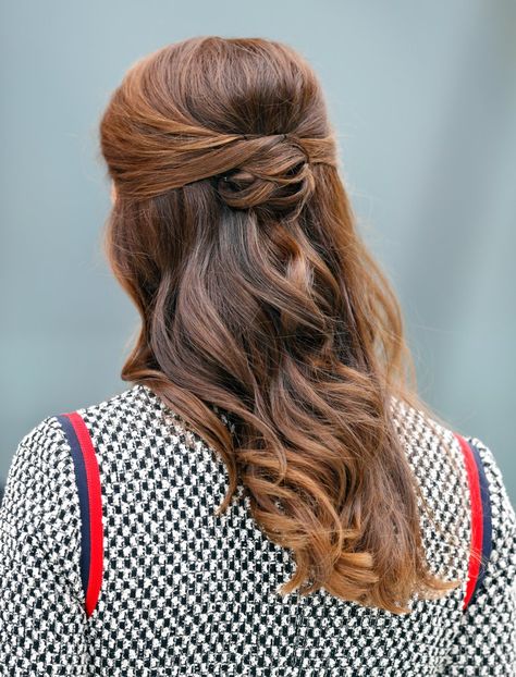 Kate Middleton Best Hair Moments | POPSUGAR Beauty Kate Makeup, Princess Kate Style, Summer Wedding Hairstyles, Kate Middleton Hair, Low Bun Hairstyles, Easy Bun Hairstyles, Hair Icon, Popsugar Beauty, Beauty Inspo