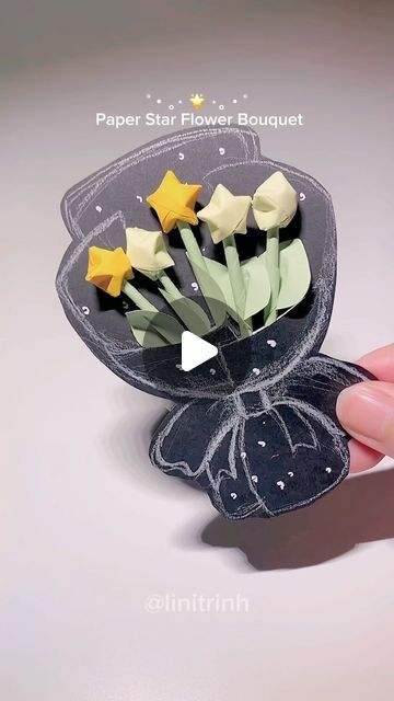 Paper Star Flower Bouquet, How To Make A Bouquet With Paper, How To Make Paper Bouquet, Paper Star Bouquet, Bouquet Diy Paper, Easy Bouquet, Star Bouquet, Paper Bouquet Diy, Birthday Present Diy