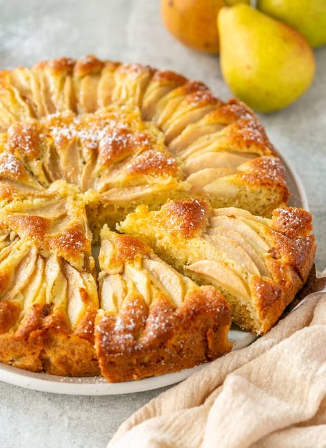 Pear Desserts Easy, Italian Pear Cake, Quick Pear Dessert, Italian Fall Dessert, Fresh Pear Cake Recipes Easy, Healthy Pear Dessert, Pear Custard Pie, Pear Desserts Easy Simple, Pear Puff Pastry Dessert