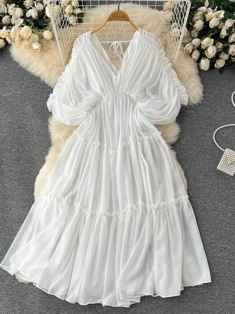 White Long Frock, Gown Western, Beauty Uniforms, White Maxi Dress Boho, Chiffon White Dress, Chiffon Long Dress, Stylish Outfits Casual, Pleated Dresses, Modest Dresses Fashion